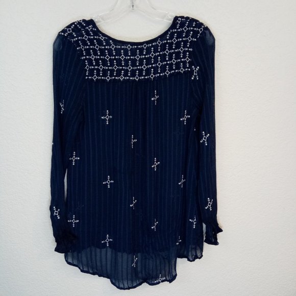 Lucky Brand Navy Sheer Embroidered Hi-Low Top M - Picture 11 of 13